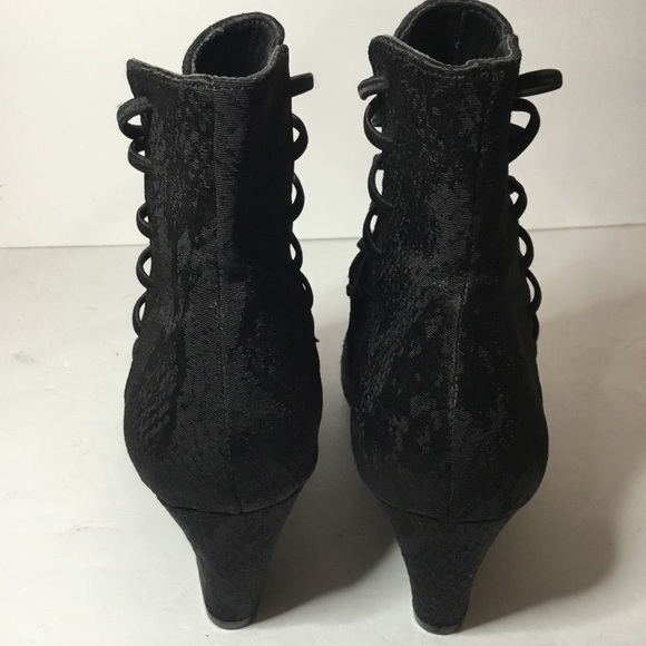 New York Transit Women’s Black Snakeskin Print Slip On Booties Size 8 NWOB - Picture 3 of 8